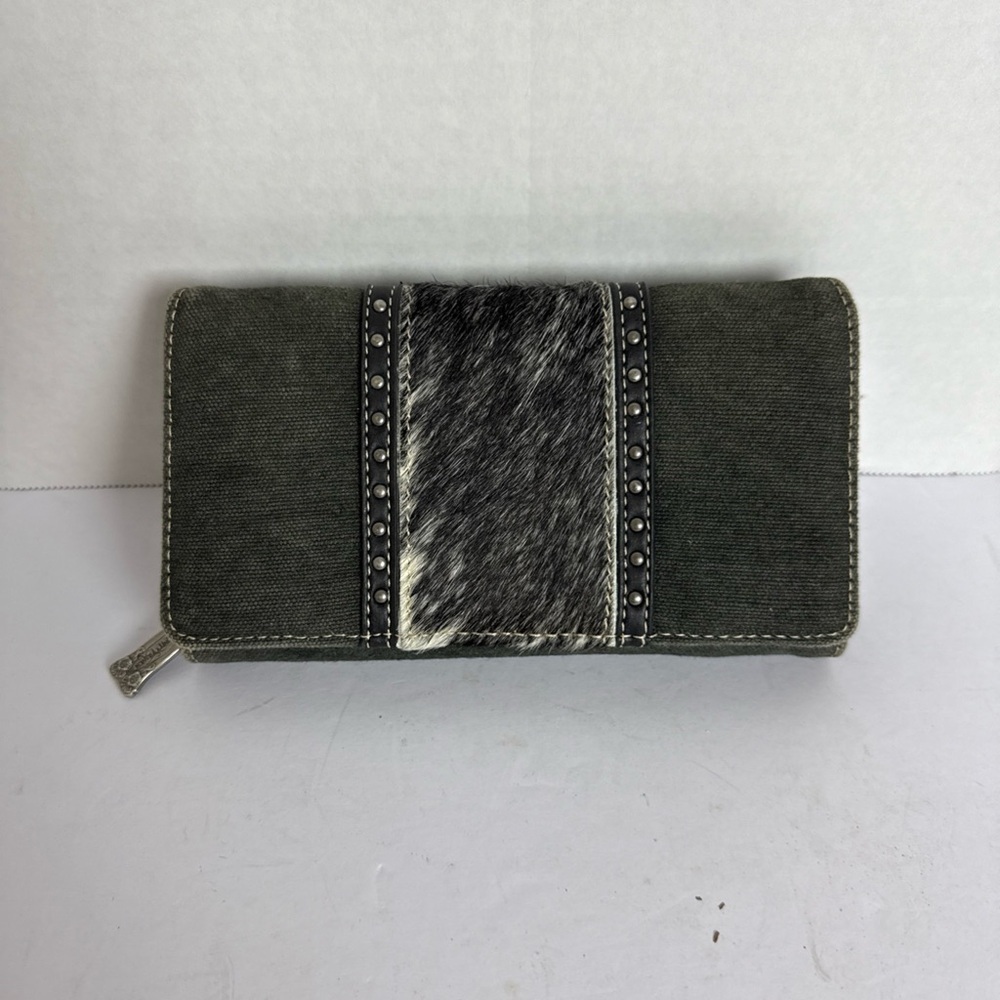 Trinity Ranch Olive Wallet with Fur Accent